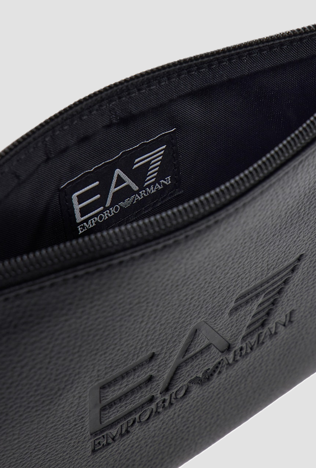 Pochette con logo in rilievo da donna nero 