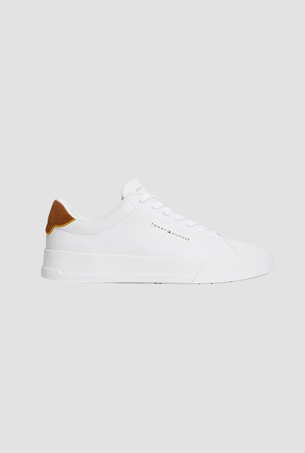 Scarpe basse con dettaglio beige da uomo bianco 