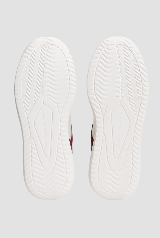Scarpe basse con dettagli da uomo bianco 