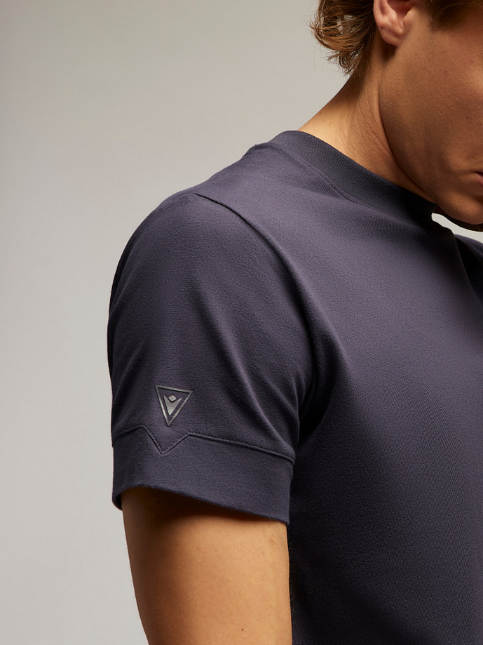 MACRON 200006020001NAVY