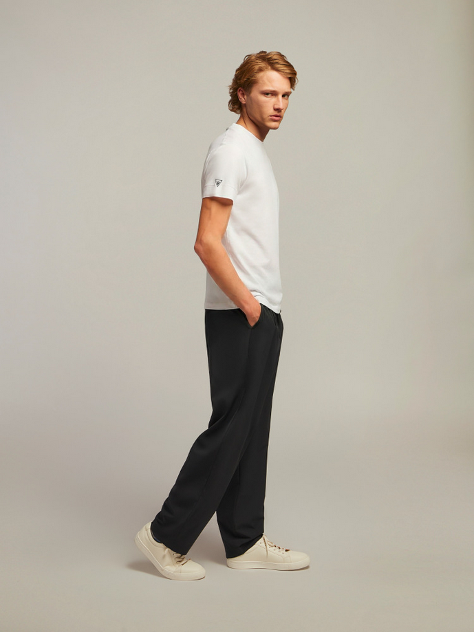 MACRON 200006090001WHITE