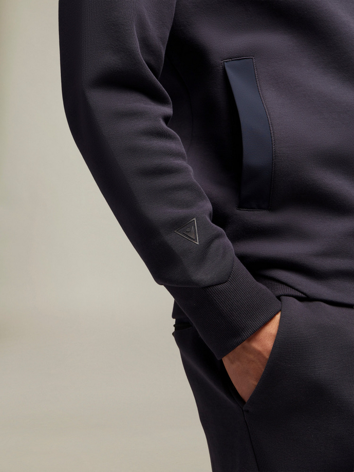 MACRON 200006150001NAVY